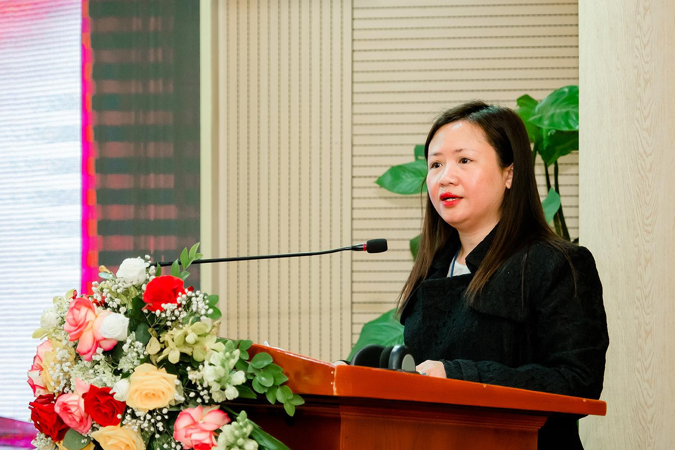 Các diễn giả trình bày tại Hội thảo. Các diễn giả trình bày tại Hội thảo.