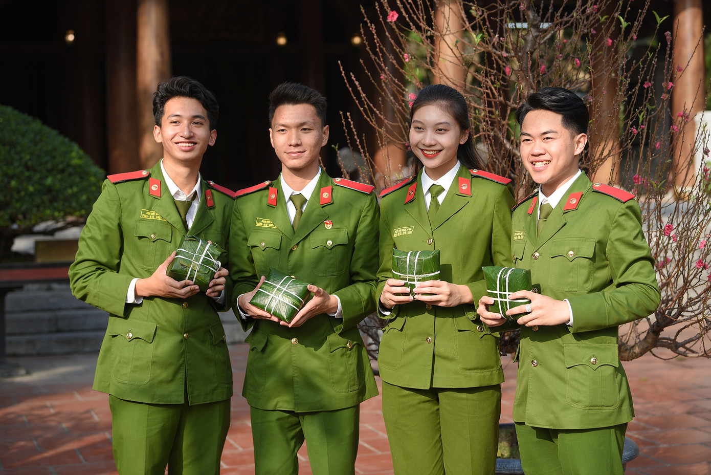 Nhân dịp này, Đoàn Thanh niên Học viện Cảnh sát Nhân dân cũng đã tổ chức hoạt động gói bánh chưng để chào đón Năm mới. Nhân dịp này, Đoàn Thanh niên Học viện Cảnh sát Nhân dân cũng đã tổ chức hoạt động gói bánh chưng để chào đón Năm mới.