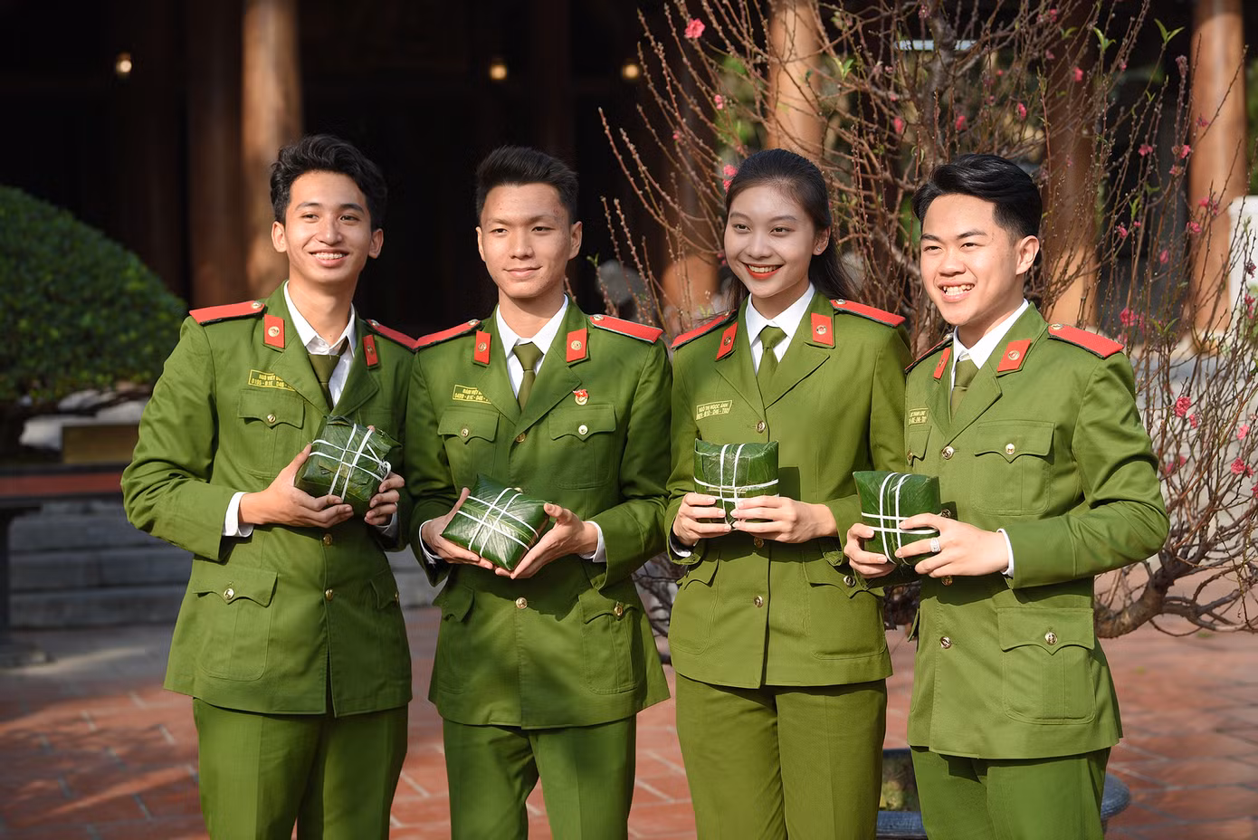 Nhân dịp này, Đoàn Thanh niên Học viện Cảnh sát Nhân dân cũng đã tổ chức hoạt động gói bánh chưng để chào đón Năm mới. Nhân dịp này, Đoàn Thanh niên Học viện Cảnh sát Nhân dân cũng đã tổ chức hoạt động gói bánh chưng để chào đón Năm mới.