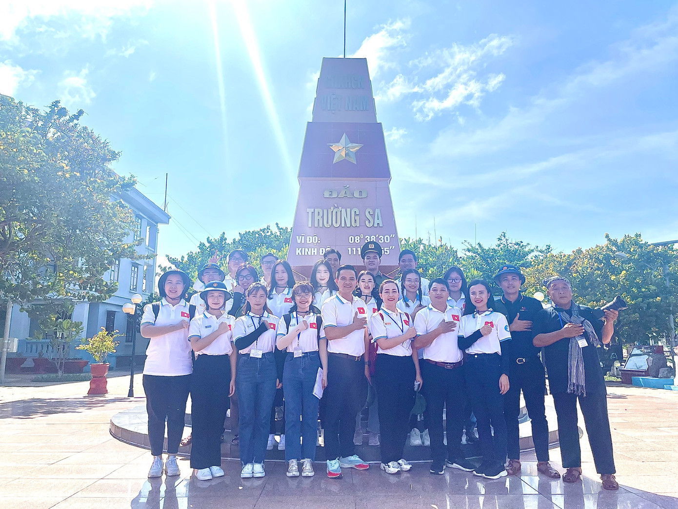 Chị Nguyễn Trần Thảo Nhi tham gia Hành trình Sinh viên với biển, đảo Tổ quốc năm 2023, do T.Ư Hội Sinh viên Việt Nam tổ chức. Chị Nguyễn Trần Thảo Nhi tham gia Hành trình Sinh viên với biển, đảo Tổ quốc năm 2023, do T.Ư Hội Sinh viên Việt Nam tổ chức.