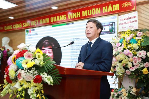 Ông Vũ Quang Hội, Chủ tịch Tập đoàn Bitexco đã đưa ra một số lời khuyên đối với các bạn trẻ. Ông Vũ Quang Hội, Chủ tịch Tập đoàn Bitexco đã đưa ra một số lời khuyên đối với các bạn trẻ.