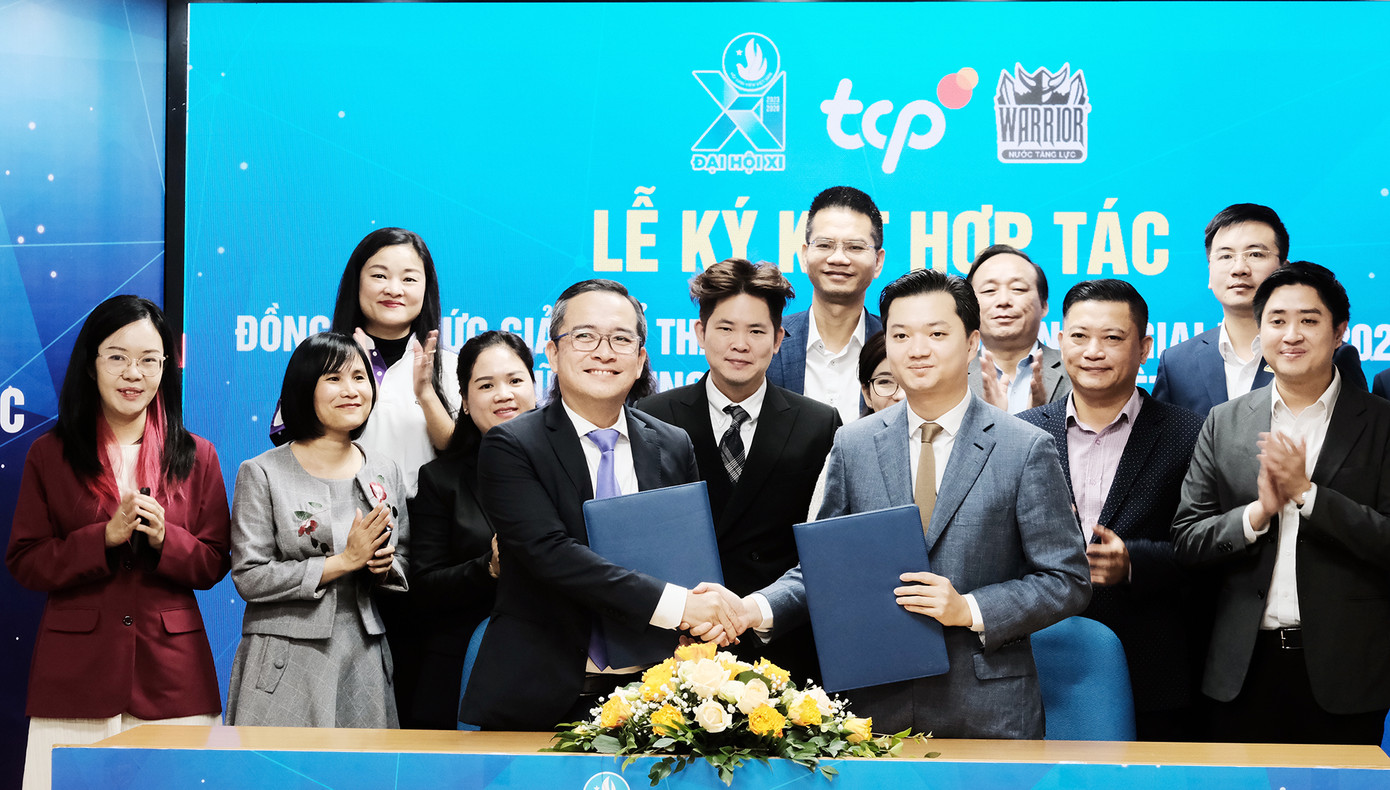 T.Ư Hội Sinh viên Việt Nam đã ký kết hợp tác với Công ty TCP Việt Nam, nhãn hàng nước tăng lực Warrior.