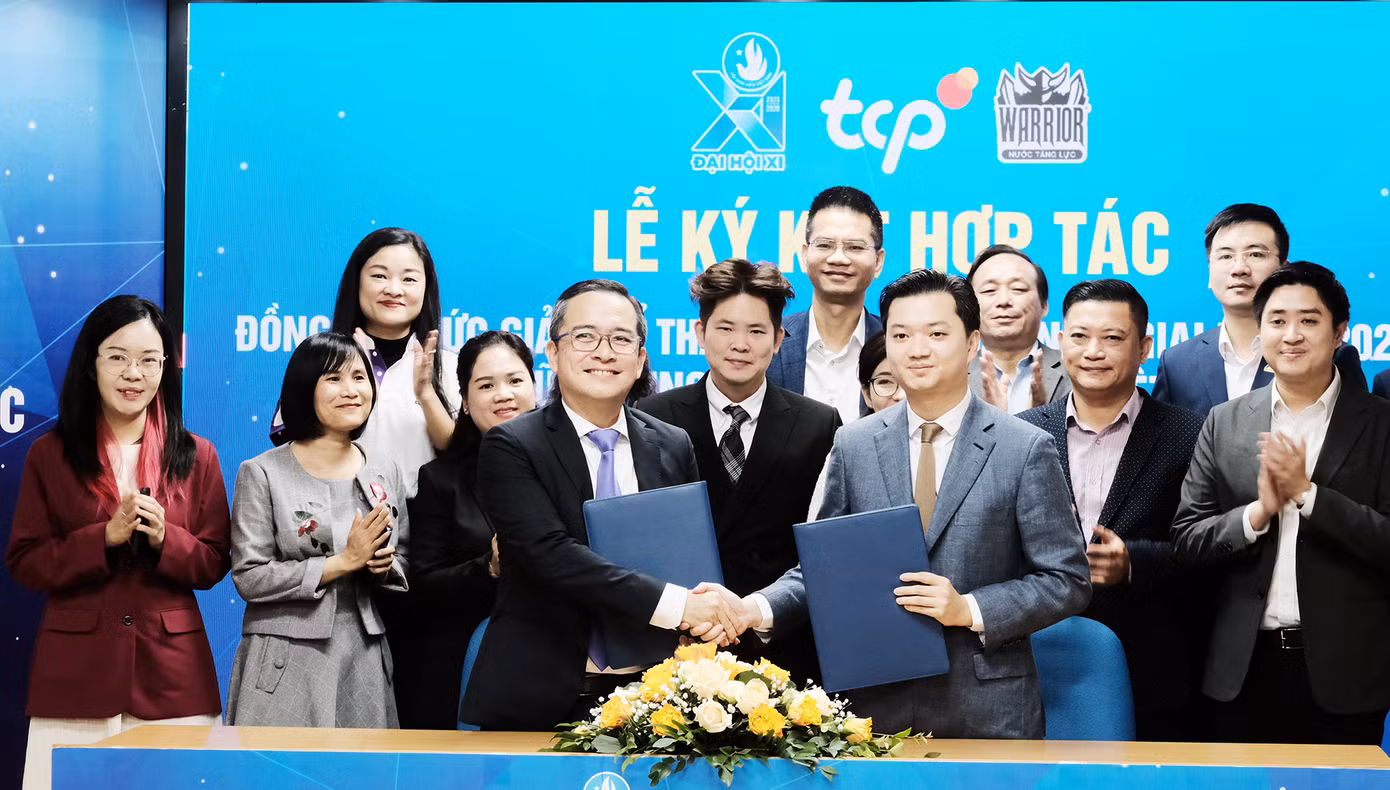 T.Ư Hội Sinh viên Việt Nam đã ký kết hợp tác với Công ty TCP Việt Nam, nhãn hàng nước tăng lực Warrior.