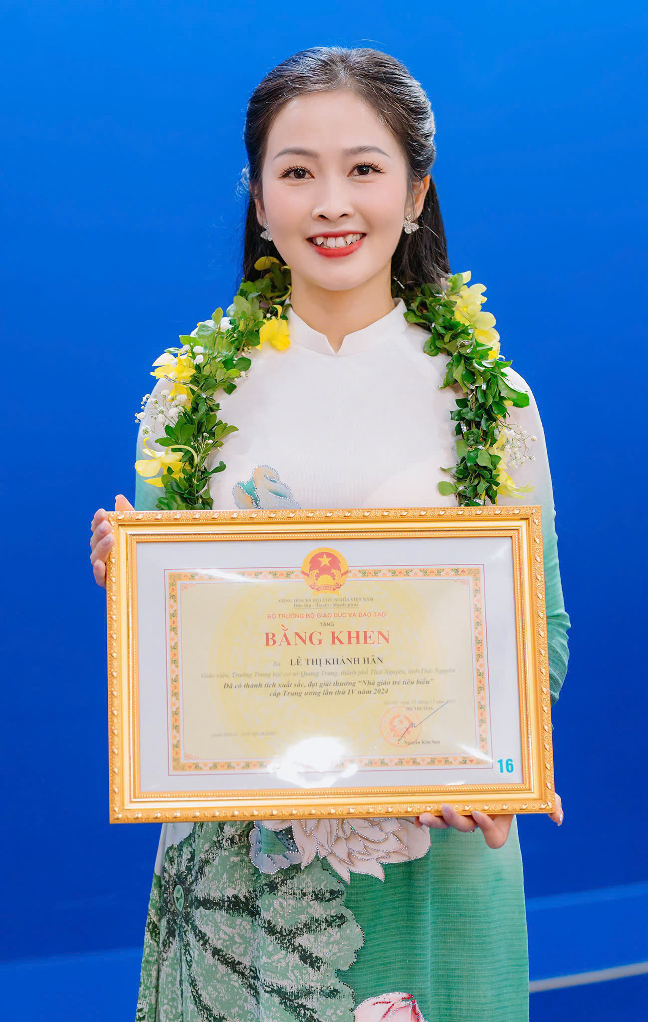 Cô giáo Lê Thị Khánh Hân là một trong 99 'Nhà giáo trẻ tiêu biểu năm 2024', vừa được T.Ư Đoàn vinh danh.