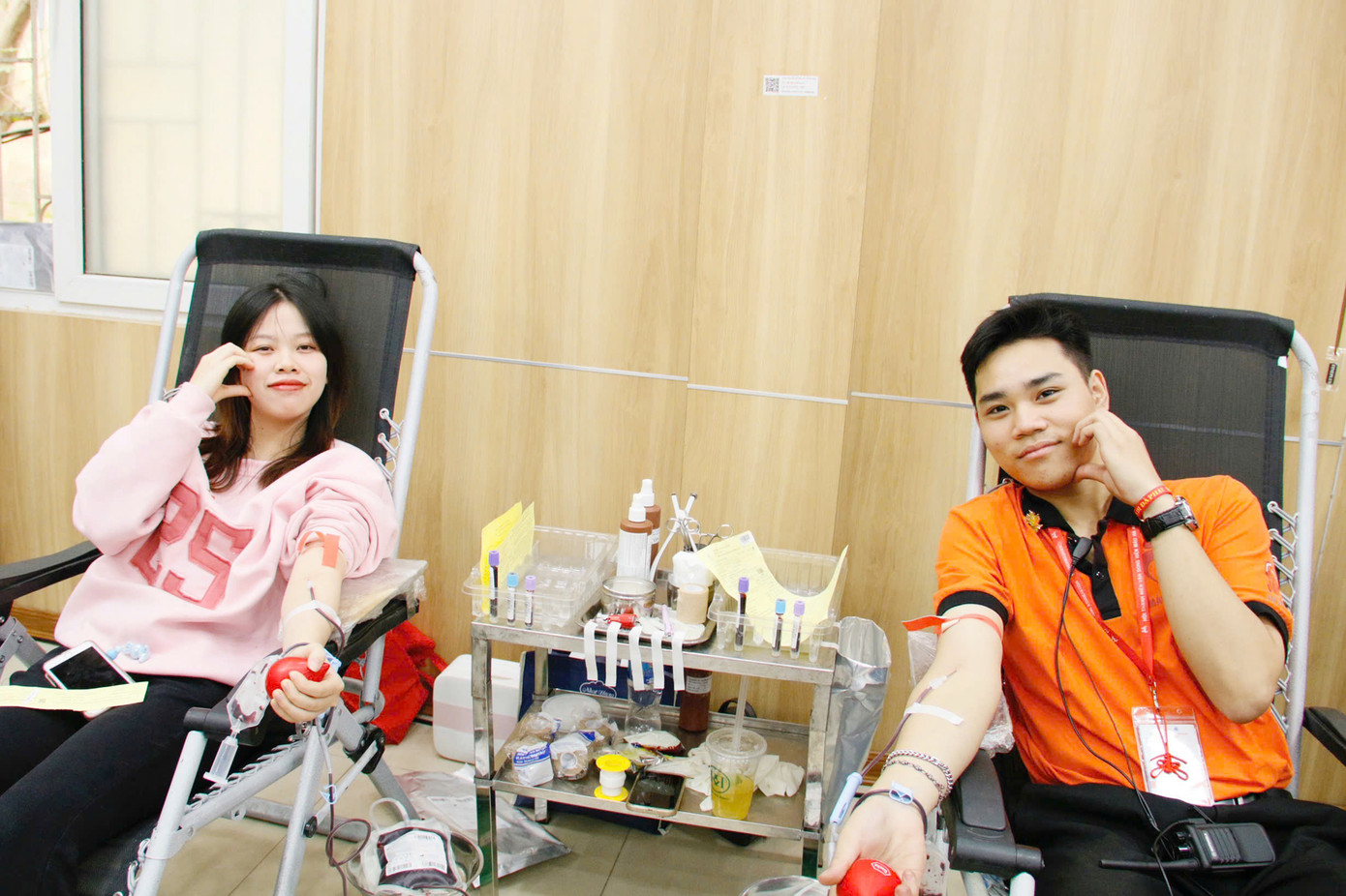 Thành Đạt tham gia hiến máu tại chương trình.