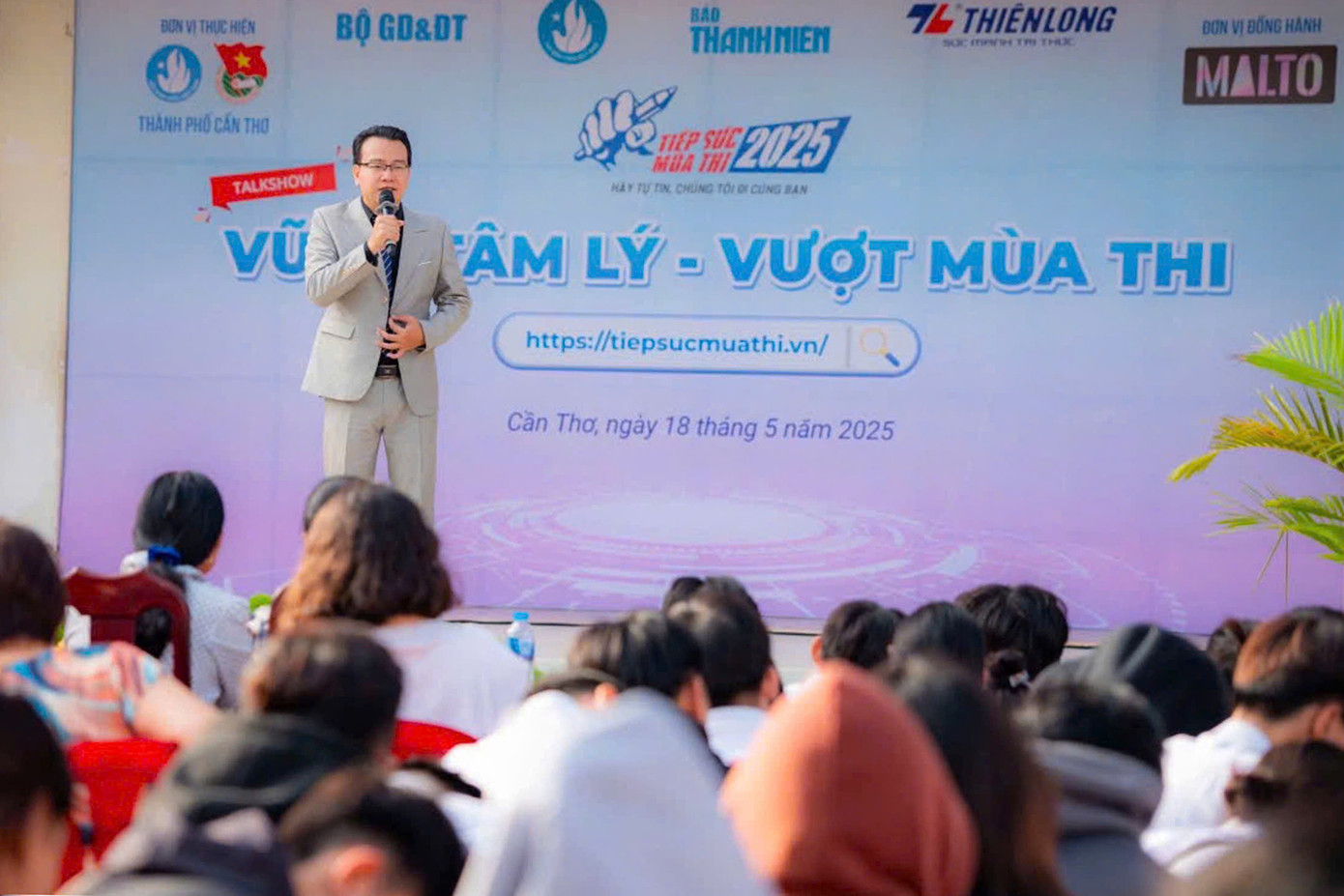 Hơn 2.000 học sinh THTP tại Cần Thơ được TS Đào Lê Hoà An tiếp sức trước kỳ thi tốt nghiệp THPT 2025.