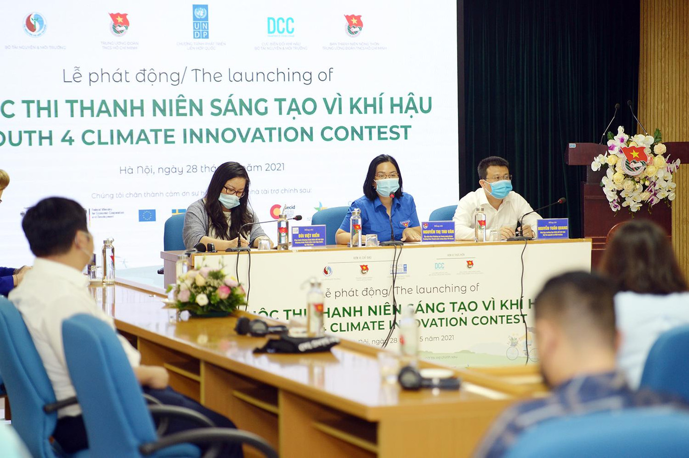 Đại diện Ban Tổ chức chương trình trao đổi tại Lễ phát động cuộc thi. Đại diện Ban Tổ chức chương trình trao đổi tại Lễ phát động cuộc thi.