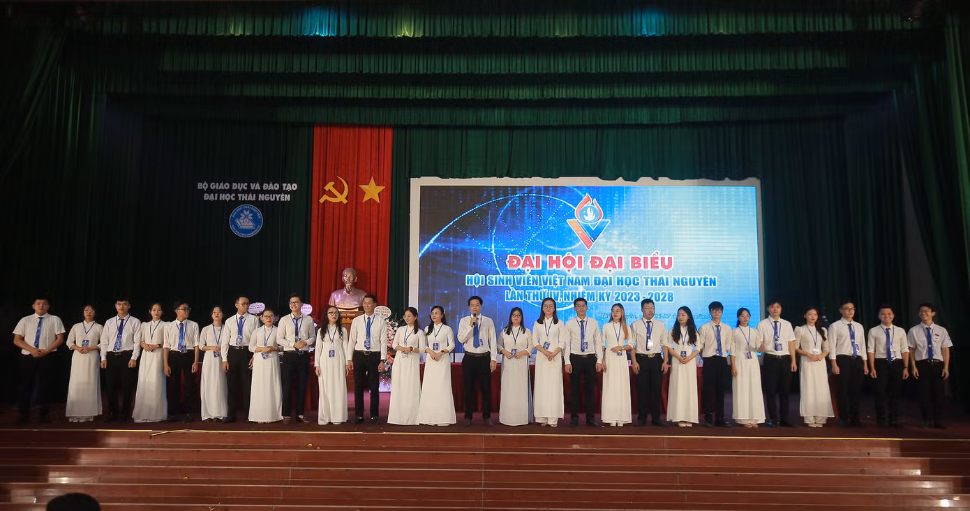 Ban Chấp hành Hội Sinh viên ĐH Thái Nguyên khóa IV, nhiệm kỳ 2023 – 2028 ra mắt Đại hội. Ban Chấp hành Hội Sinh viên ĐH Thái Nguyên khóa IV, nhiệm kỳ 2023 – 2028 ra mắt Đại hội.