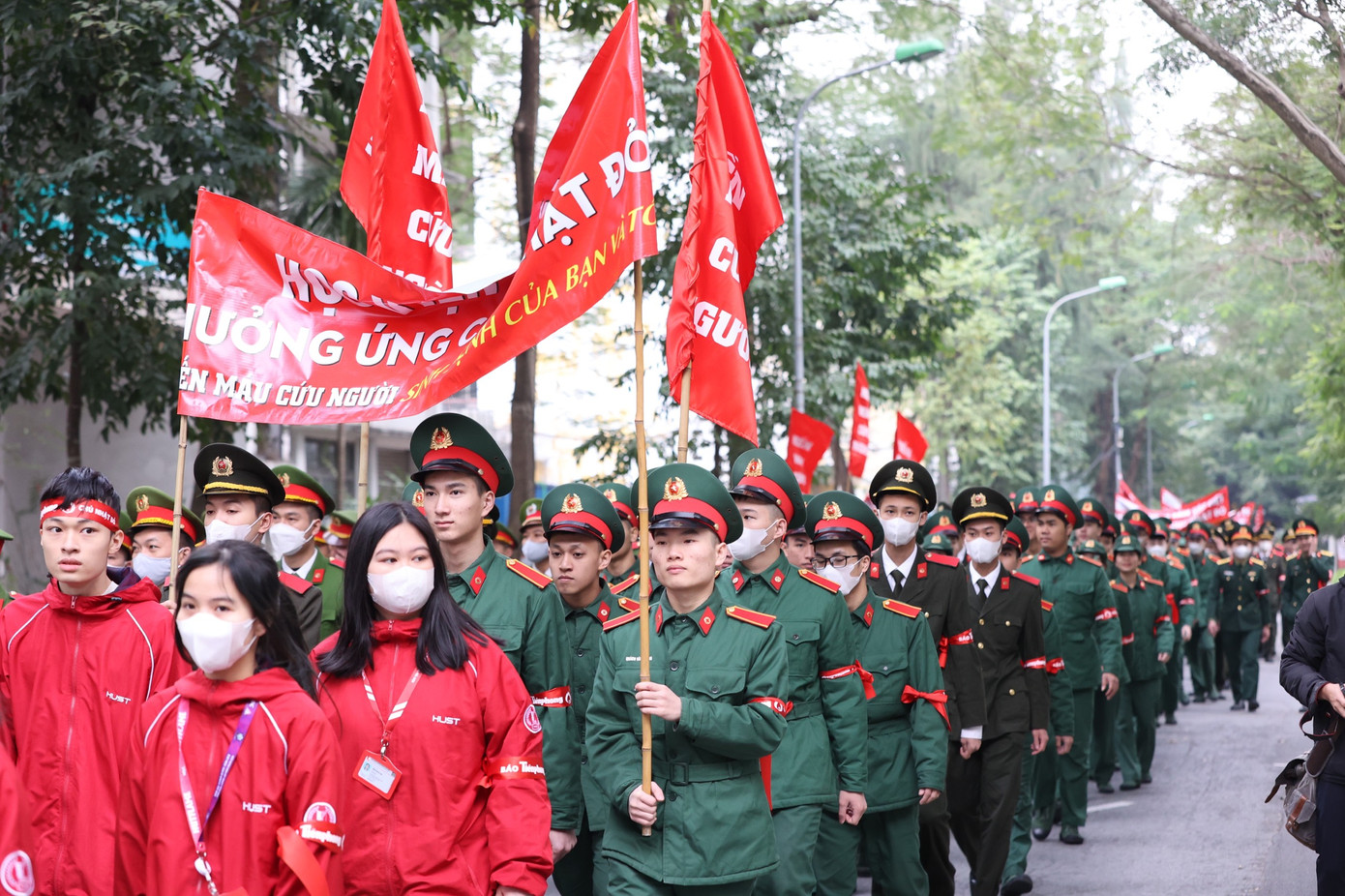 Nhiều đơn vị, cá nhân cùng hưởng ứng chương trình.