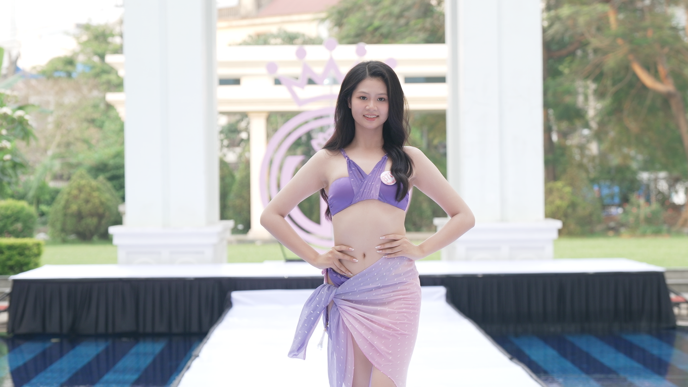 Đáng chú ý, Hồ Ngọc Phương Linh và Trần Ngọc Châu Anh gây chú ý khi dám bước ra khỏi vùng an toàn, thể hiện cá tính mạnh mẽ thông qua cách lựa chọn bikini, kiểu tóc và phong thái trình diễn. “Mình muốn phá cách để tạo dấu ấn riêng và thể hiện một hình ảnh người phụ nữ Việt Nam tự tin, làm chủ cơ thể mình”, Phương Linh bày tỏ.