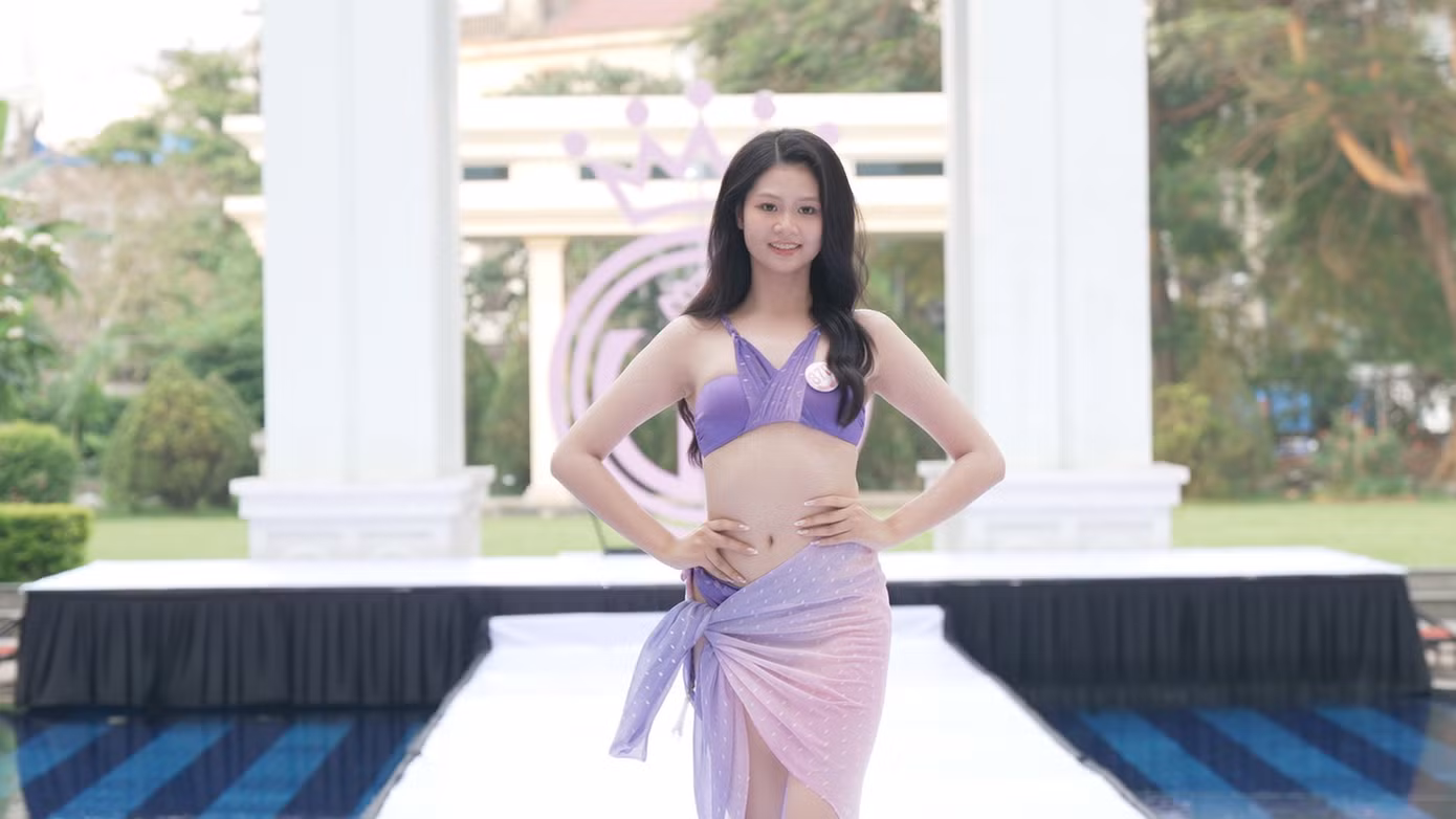 Đáng chú ý, Hồ Ngọc Phương Linh và Trần Ngọc Châu Anh gây chú ý khi dám bước ra khỏi vùng an toàn, thể hiện cá tính mạnh mẽ thông qua cách lựa chọn bikini, kiểu tóc và phong thái trình diễn. “Mình muốn phá cách để tạo dấu ấn riêng và thể hiện một hình ảnh người phụ nữ Việt Nam tự tin, làm chủ cơ thể mình”, Phương Linh bày tỏ.