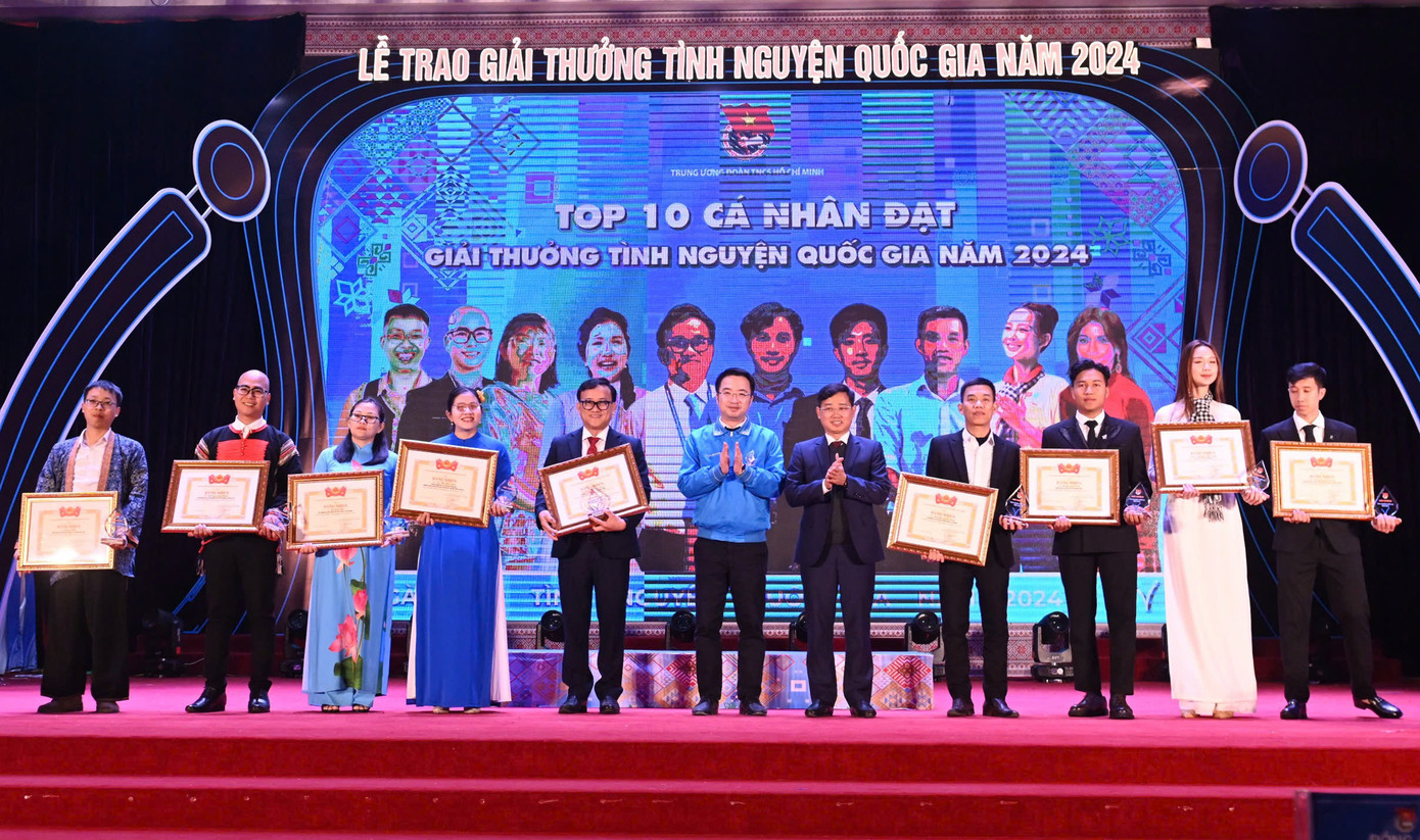 Hoa hậu Liên lục địa 2022 Lê Nguyễn Bảo Ngọc đã gây ấn tượng với hành trình thiện nguyện đầy ý nghĩa, trở thành một trong 10 cá nhân nhận giải thưởng. Hoa hậu Liên lục địa 2022 Lê Nguyễn Bảo Ngọc đã gây ấn tượng với hành trình thiện nguyện đầy ý nghĩa, trở thành một trong 10 cá nhân nhận giải thưởng.