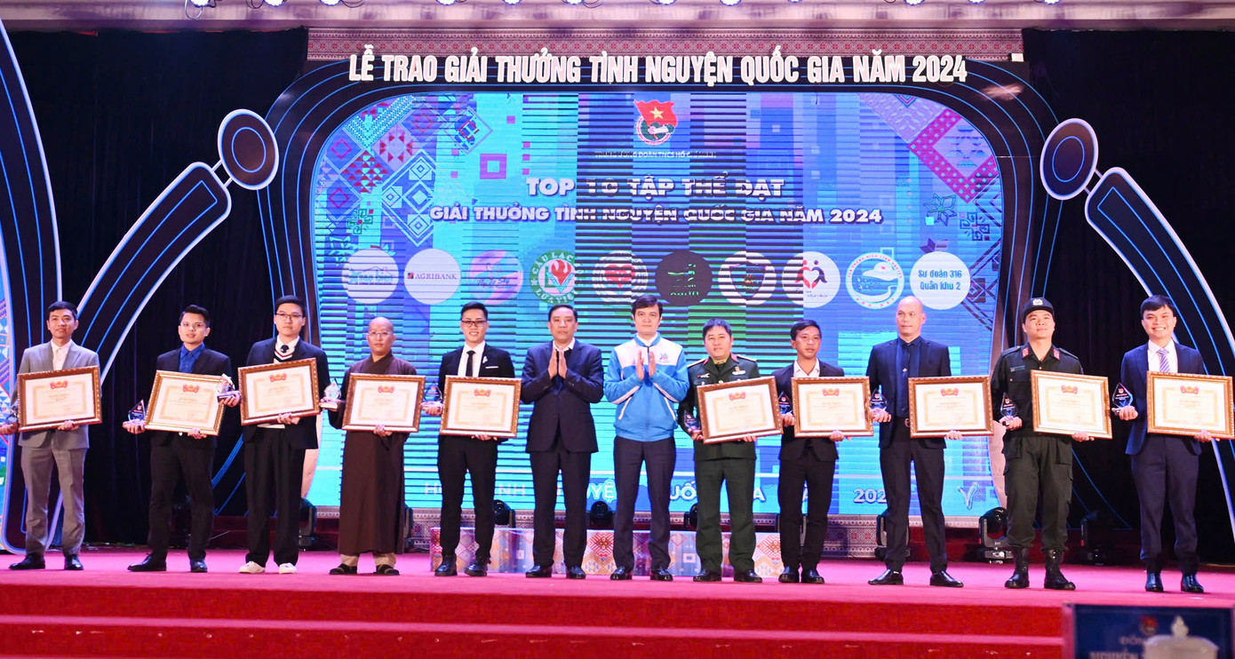 Hoa hậu Liên lục địa 2022 Lê Nguyễn Bảo Ngọc đã gây ấn tượng với hành trình thiện nguyện đầy ý nghĩa, trở thành một trong 10 cá nhân nhận giải thưởng. Hoa hậu Liên lục địa 2022 Lê Nguyễn Bảo Ngọc đã gây ấn tượng với hành trình thiện nguyện đầy ý nghĩa, trở thành một trong 10 cá nhân nhận giải thưởng.