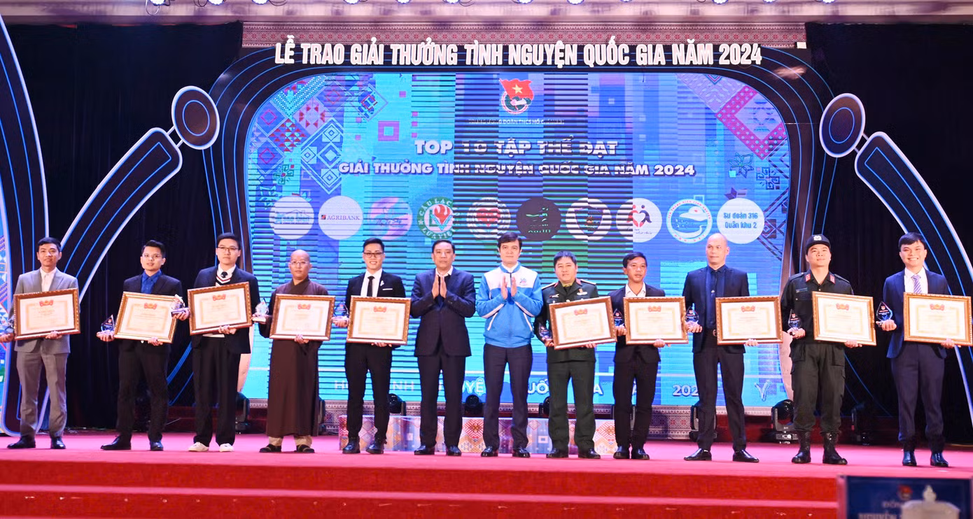 Hoa hậu Liên lục địa 2022 Lê Nguyễn Bảo Ngọc đã gây ấn tượng với hành trình thiện nguyện đầy ý nghĩa, trở thành một trong 10 cá nhân nhận giải thưởng. Hoa hậu Liên lục địa 2022 Lê Nguyễn Bảo Ngọc đã gây ấn tượng với hành trình thiện nguyện đầy ý nghĩa, trở thành một trong 10 cá nhân nhận giải thưởng.