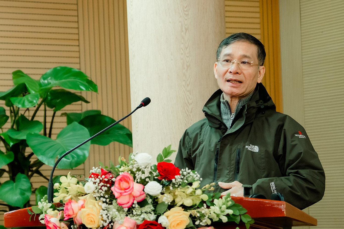 Các diễn giả trình bày tại Hội thảo. Các diễn giả trình bày tại Hội thảo.