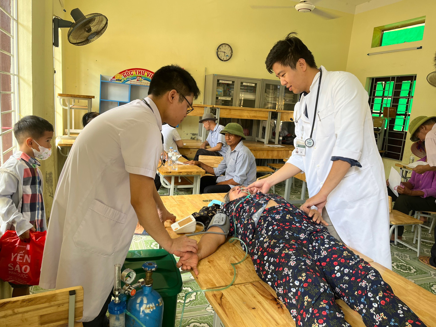 ThS. BS Đỗ Doãn Bách trong các hoạt động cộng đồng.