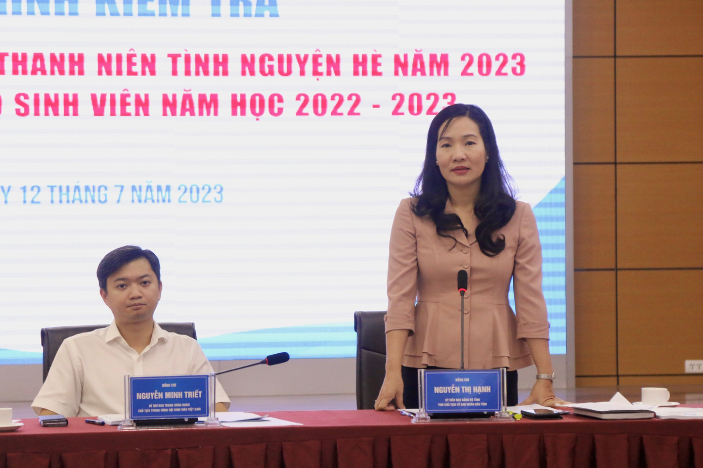 Phó Chủ tịch UBND tỉnh Quảng Ninh Nguyễn Thị Hạnh phát biểu tại Hội nghị.