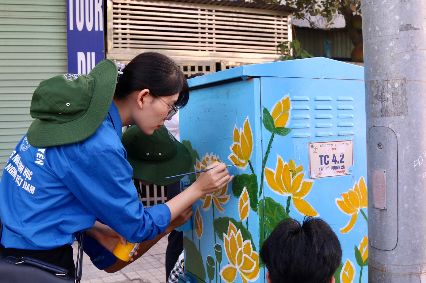 Sinh viên tình nguyện tham gia Chiến dịch Thanh niên tình nguyện Hè năm 2023, tại tỉnh Quảng Ninh.