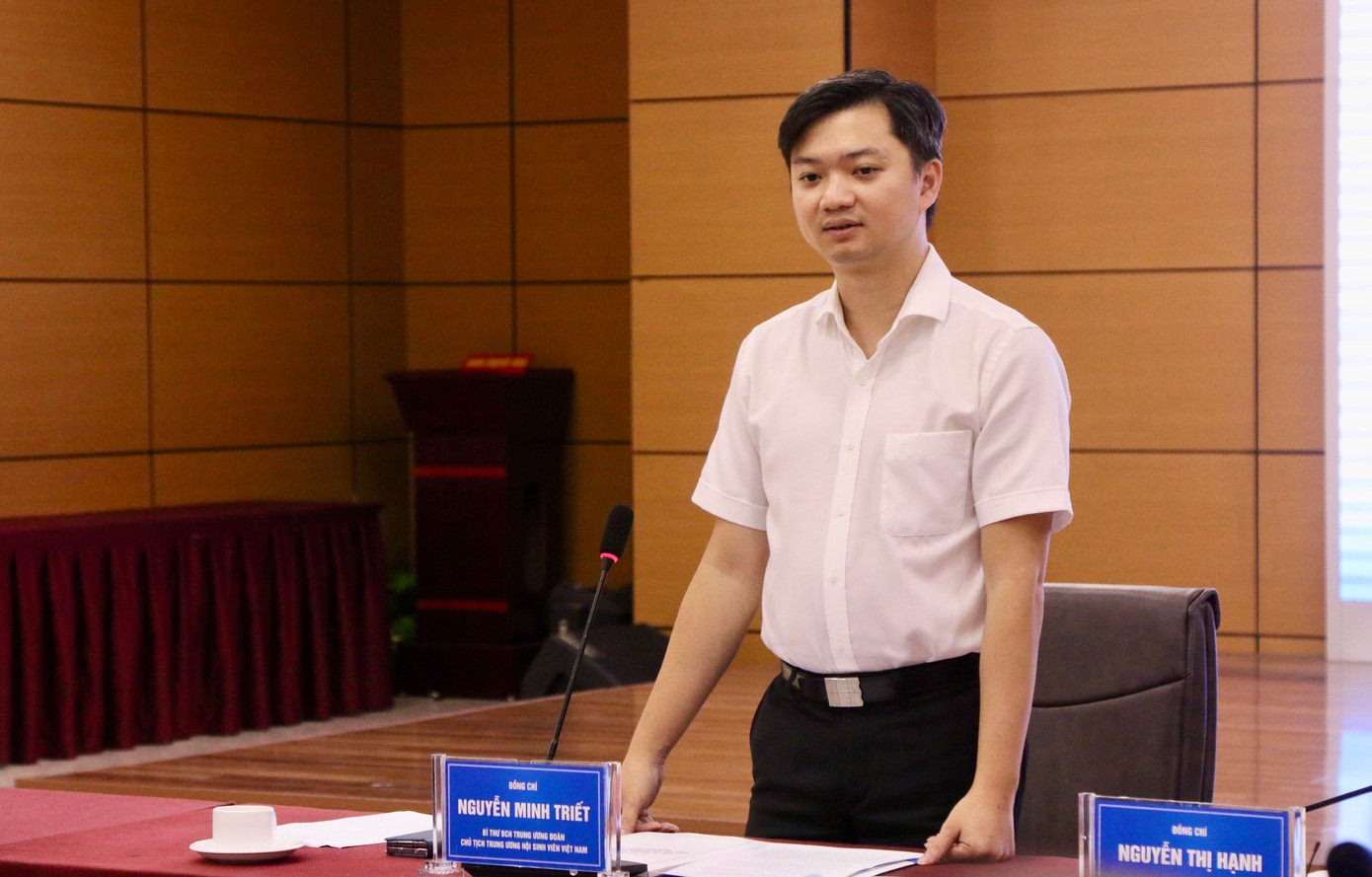 Anh Nguyễn Minh Triết - Bí thư T.Ư Đoàn, Chủ tịch T.Ư Hội Sinh viên Việt Nam phát biểu tại chương trình.