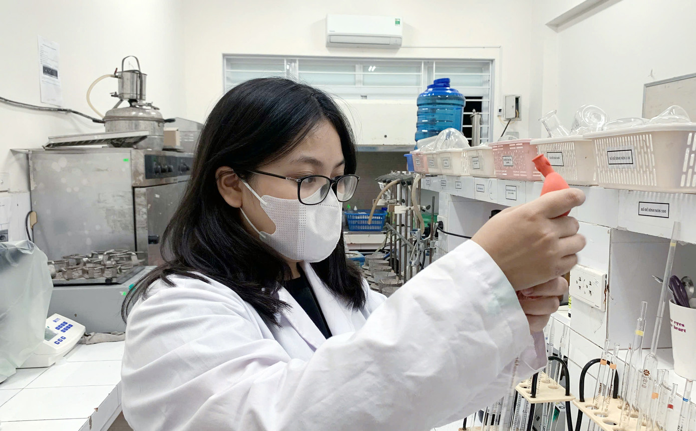 Đỗ Hồng Nhung (trường ĐH Khoa học Tự nhiên, ĐHQG Hà Nội).