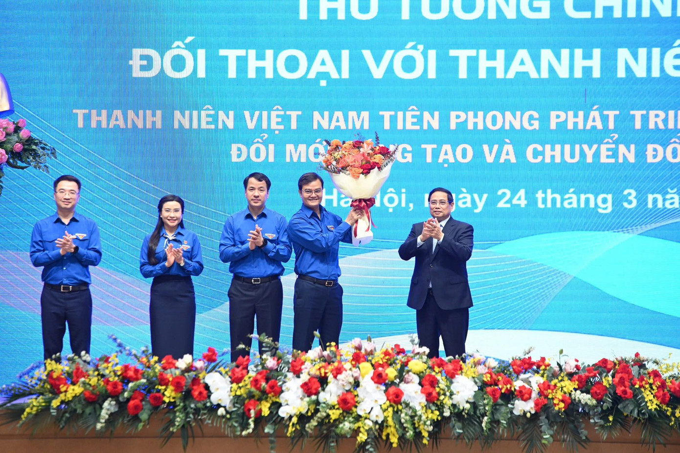 Thủ tướng Phạm Minh Chính tặng hoa Ban Bí thư T.Ư Đoàn nhân dịp kỷ niệm 94 năm Ngày thành lập Đoàn TNCS Hồ Chí Minh (26/3/1931 - 26/3/2025). Thủ tướng Phạm Minh Chính tặng hoa Ban Bí thư T.Ư Đoàn nhân dịp kỷ niệm 94 năm Ngày thành lập Đoàn TNCS Hồ Chí Minh (26/3/1931 - 26/3/2025).