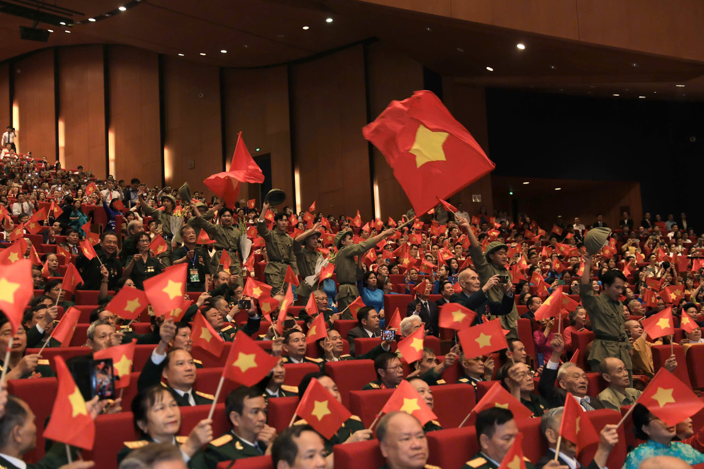 Toàn cảnh Lễ kỷ niệm 70 năm Ngày Giải phóng Thủ đô (10/10/1954 - 10/10/2024). Ảnh: VIẾT THÀNH