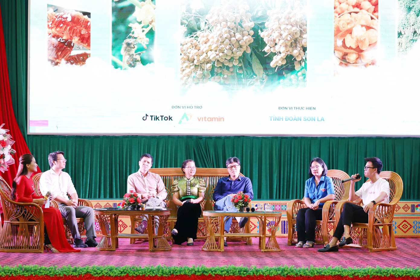 Diễn đàn chuyển đổi số trong truyền thông quảng bá sản phẩm OCOP của thanh niên, với chủ đề "Khai thác tiềm năng kinh tế số trong xúc tiến quảng bá sản phẩm OCOP".