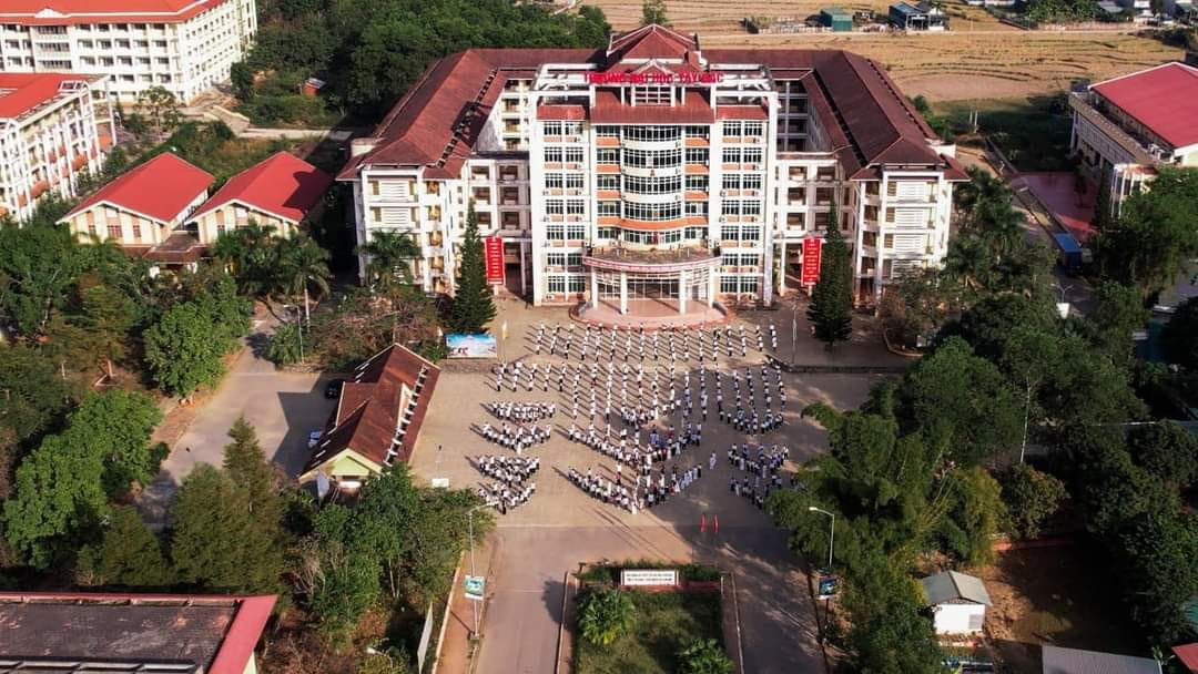 Gần 1.000 sinh viên tham dự chương trình.