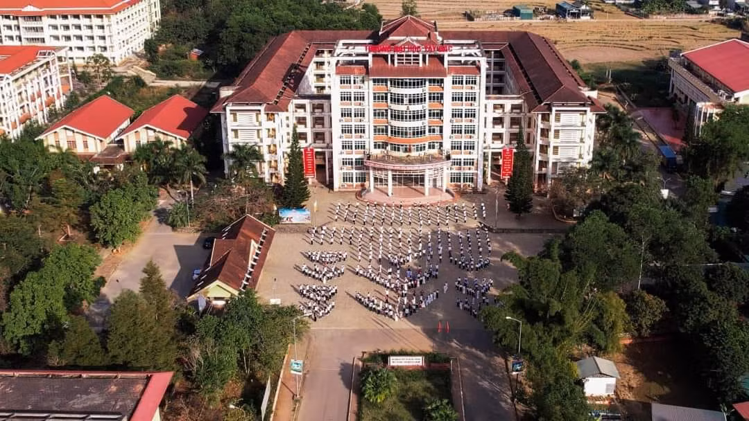 Gần 1.000 sinh viên tham dự chương trình.