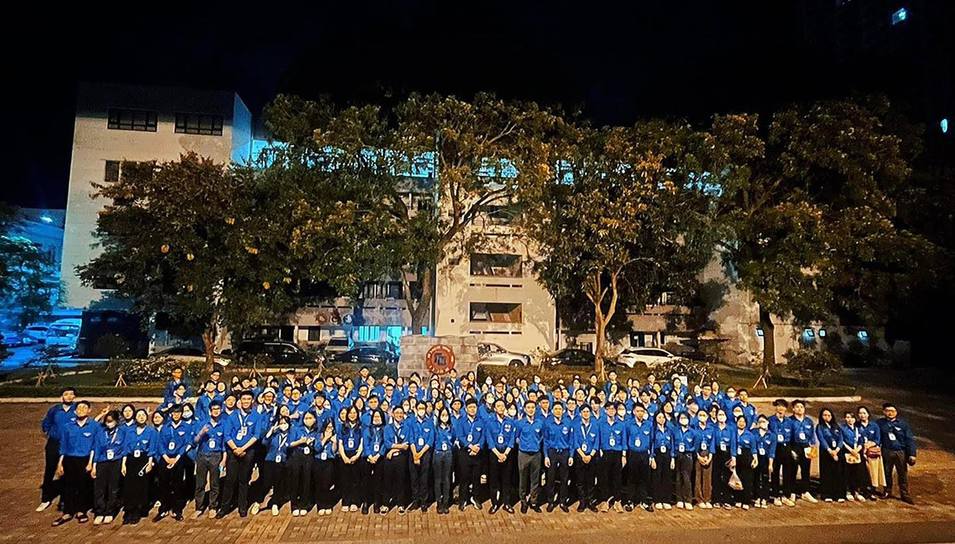 Hơn 200 sinh viên tình nguyện trường ĐH Ngoại thương tham gia Chiến dịch sinh viên tình nguyện Hè năm 2023.