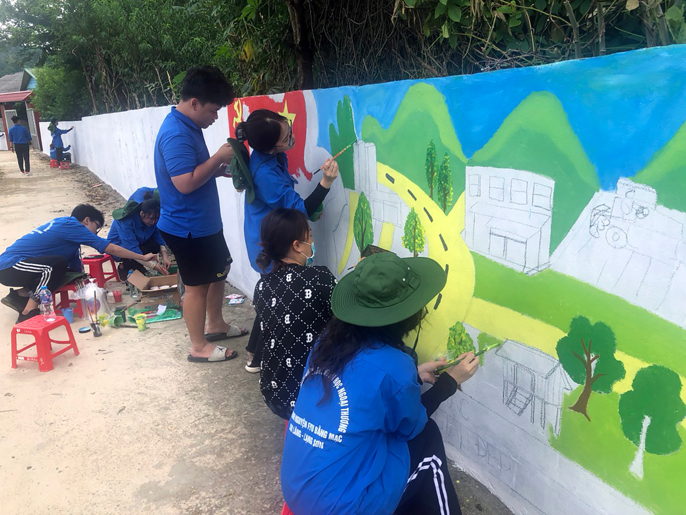 Trong chiến dịch lần này, các đội hình tình nguyện đã huy động được nguồn lực hơn 300 triệu đồng tiền mặt, 50 triệu đồng giá trị vật phẩm, nhu yếu phẩm.