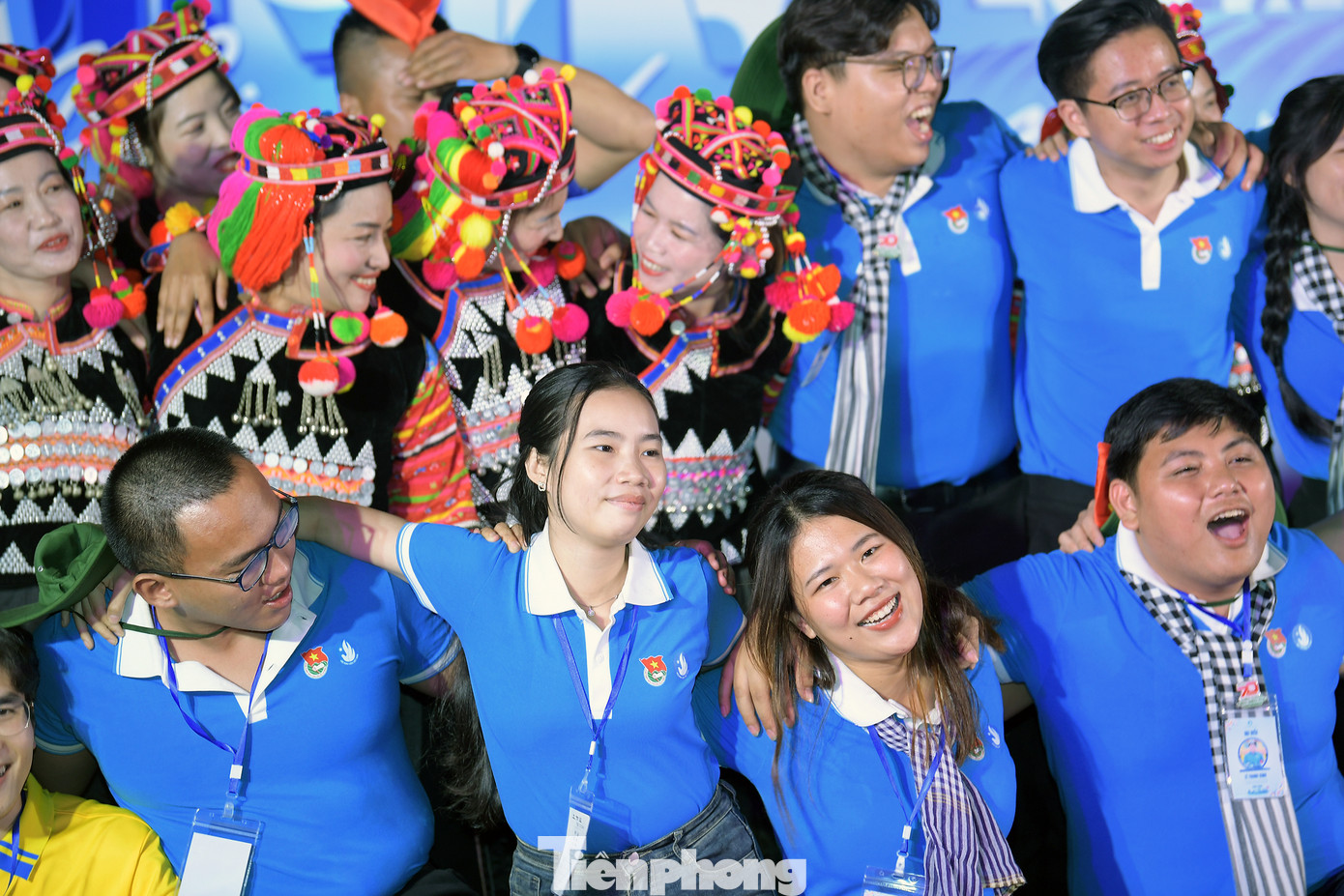 Tiếp nối mạch cảm xúc đó, trong chương trình buổi tối nay, các cán bộ Hội, hội viên, sinh viên trên cả nước giao lưu văn hoá, văn nghệ và sinh hoạt lửa trại cùng với đoàn viên, thanh niên, người dân xã Sín Thầu và các chiến sĩ Bộ đội Biên phòng Đồn Biên phòng A Pa Chải.