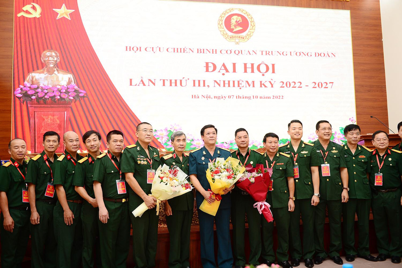 Ban Chấp hành Hội Cựu chiến binh Cơ quan T.Ư Đoàn khoá III ra mắt Đại hội. Ban Chấp hành Hội Cựu chiến binh Cơ quan T.Ư Đoàn khoá III ra mắt Đại hội.
