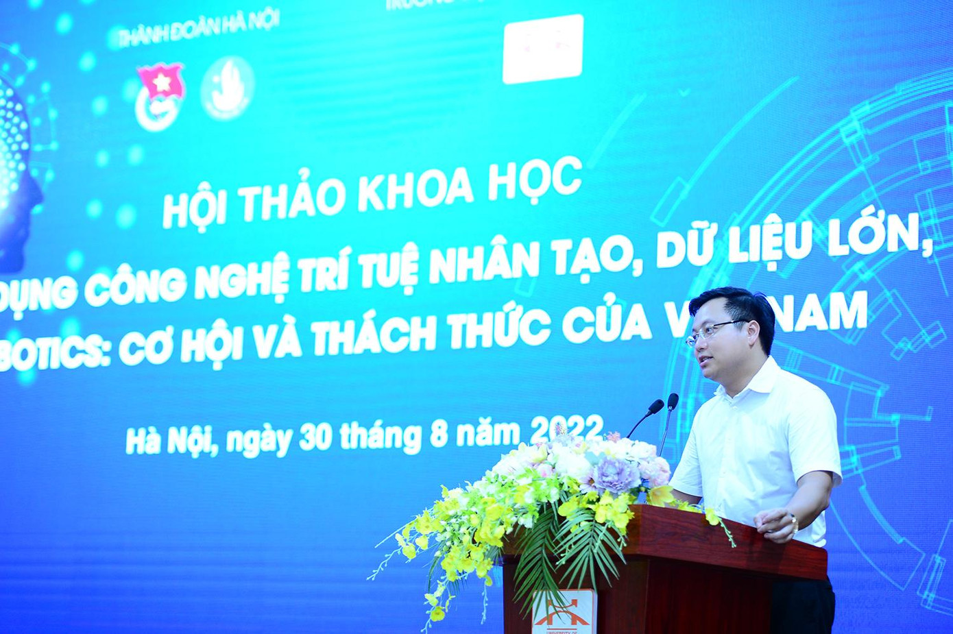 Anh Trần Quang Hưng, Phó Bí thư Thành Đoàn, Chủ tịch Hội Sinh viên TP. Hà Nội phát biểu tại chương trình. Anh Trần Quang Hưng, Phó Bí thư Thành Đoàn, Chủ tịch Hội Sinh viên TP. Hà Nội phát biểu tại chương trình.