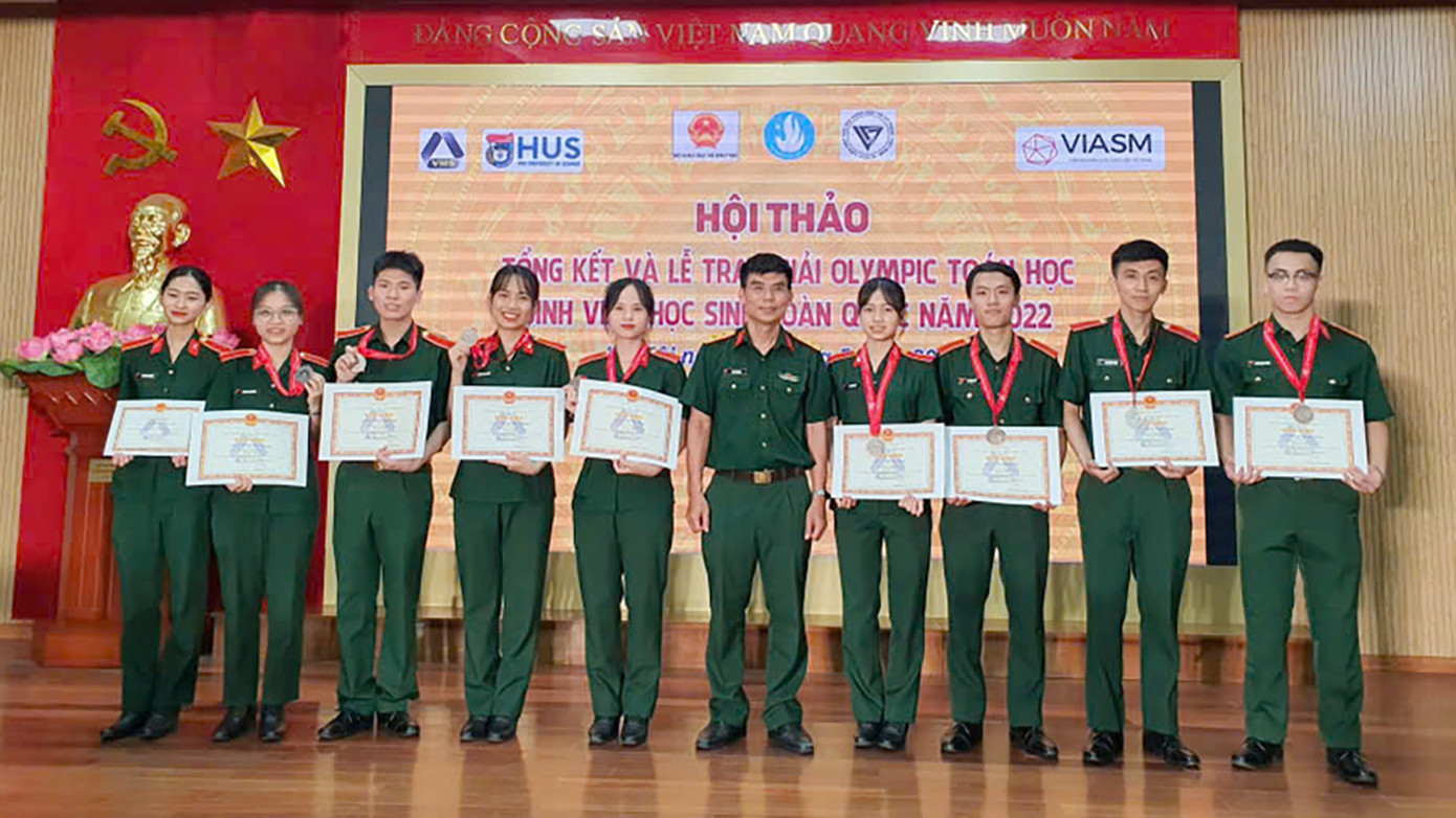 Nữ sinh giành nhiều giải thưởng trong nghiên cứu khoa học. Nữ sinh giành nhiều giải thưởng trong nghiên cứu khoa học.