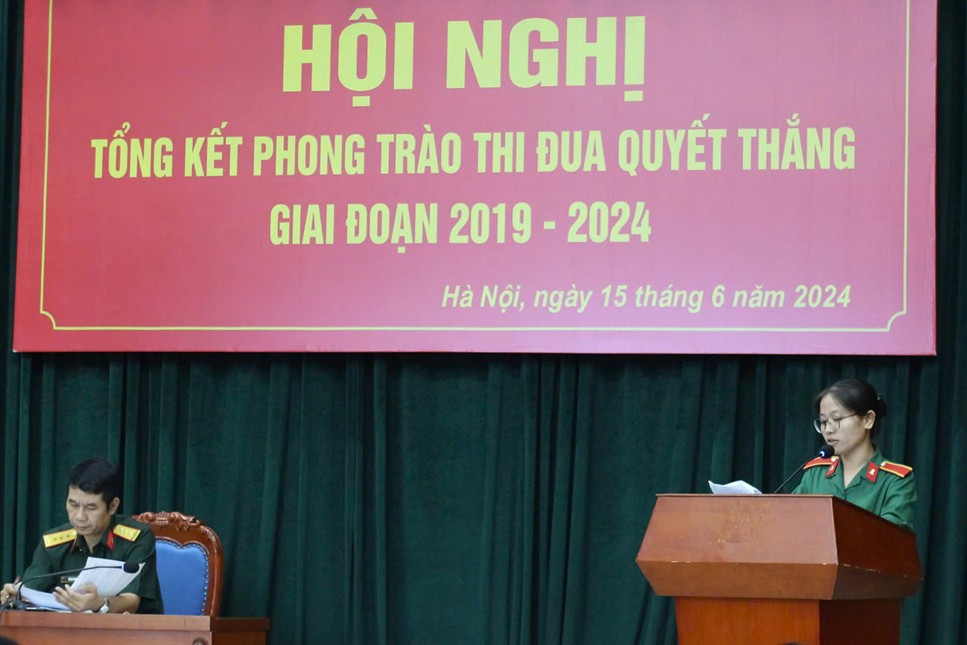 Nữ sinh giành nhiều giải thưởng trong nghiên cứu khoa học. Nữ sinh giành nhiều giải thưởng trong nghiên cứu khoa học.