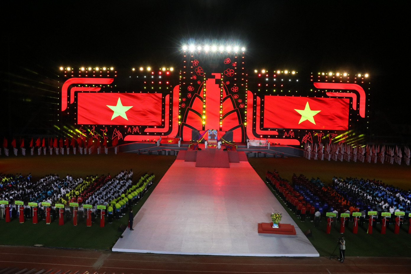 Hội khỏe Phù Đổng toàn quốc lần thứ X năm 2024, với sự tham gia của hơn 10.000 vận động viên. Hội khỏe Phù Đổng toàn quốc lần thứ X năm 2024, với sự tham gia của hơn 10.000 vận động viên.