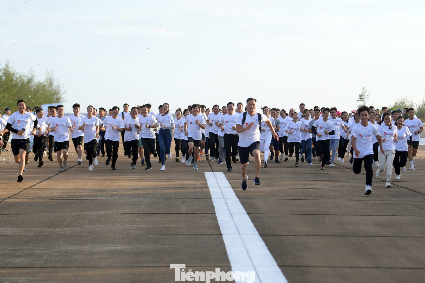 Giải chạy lần đầu tiên được T.Ư Hội Sinh viên Việt Nam tổ chức trong chuyến hải trình đặc biệt của chương trình “Sinh viên với biển, đảo Tổ quốc” năm 2023. Giải chạy lần đầu tiên được T.Ư Hội Sinh viên Việt Nam tổ chức trong chuyến hải trình đặc biệt của chương trình “Sinh viên với biển, đảo Tổ quốc” năm 2023.