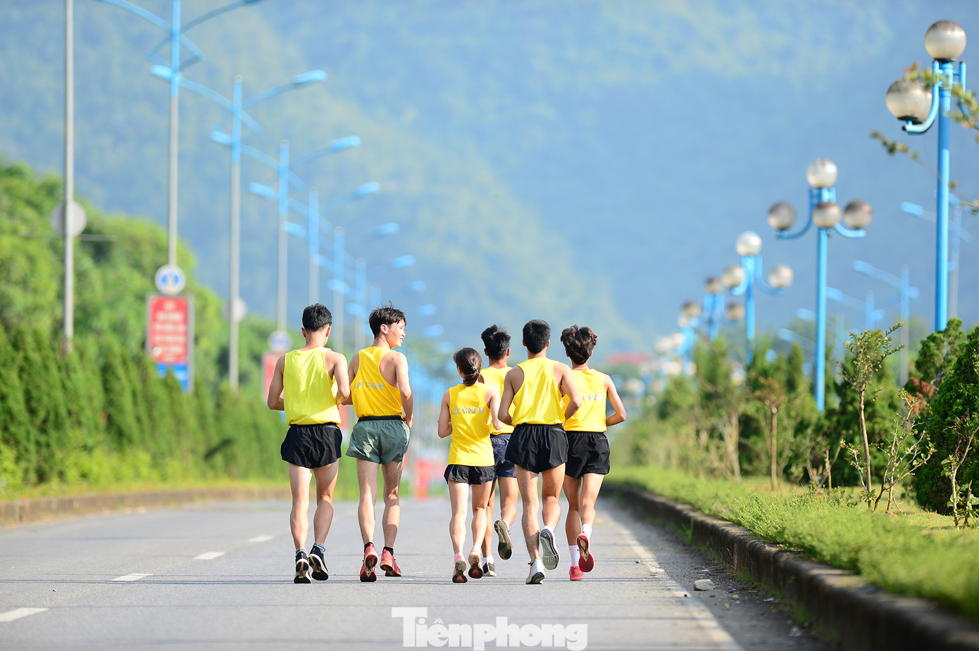 Trập trùng núi, đồi - đặc trưng của vùng biên cương phía Bắc của Tổ quốc.