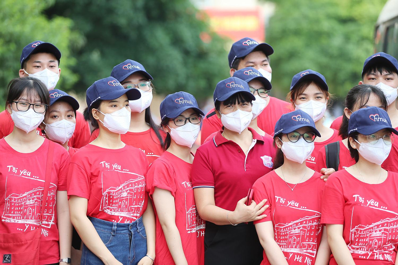 Đoàn sinh viên tình nguyện trước giờ lên đường.