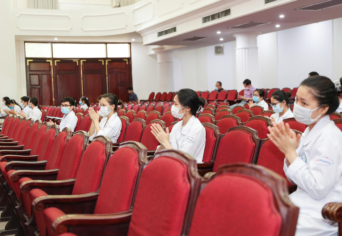 Đoàn cán bộ, giảng sinh, sinh viên trưởng ĐH Y Dược - ĐHQG Hà Nội tham gia hỗ trợ Đồng Tháp chống dịch COVID-19.