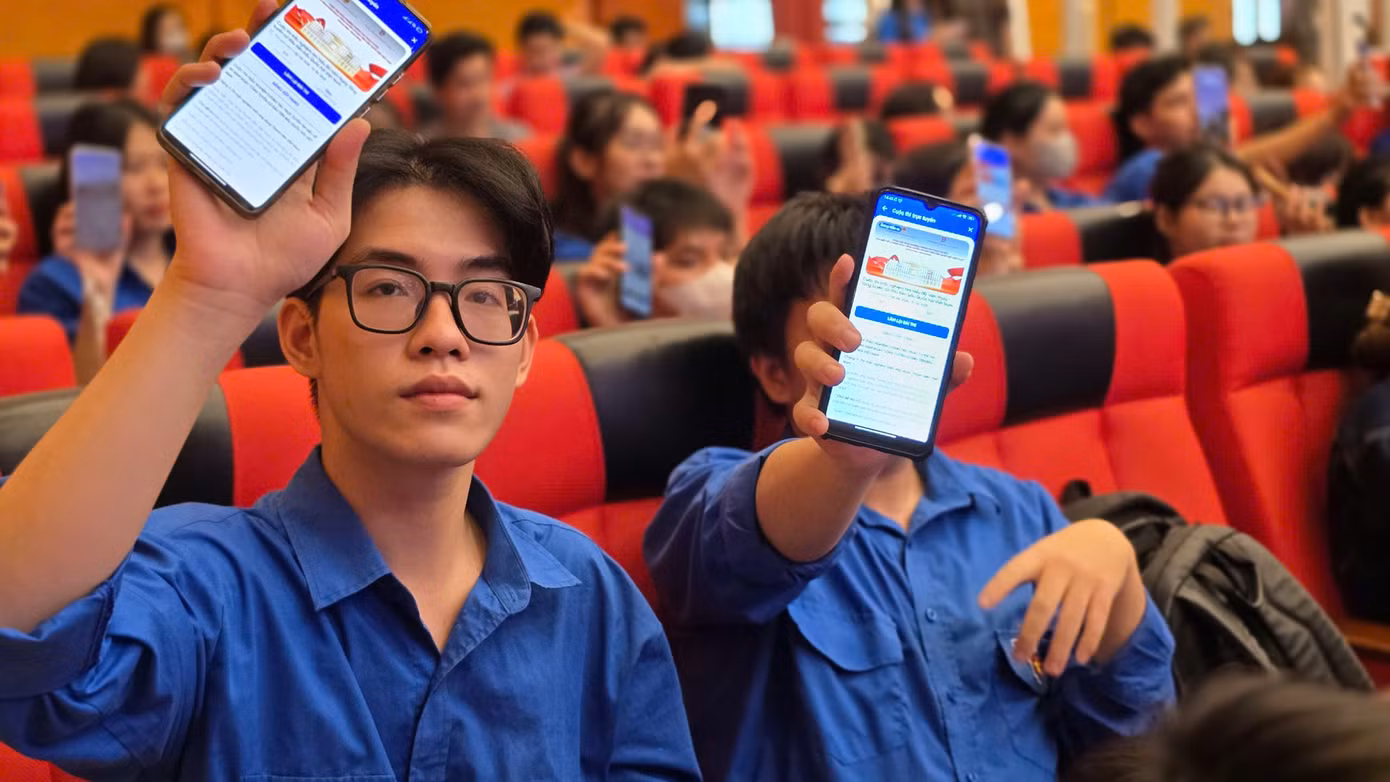 Những thí sinh đầu tiên tham gia cuộc thi.