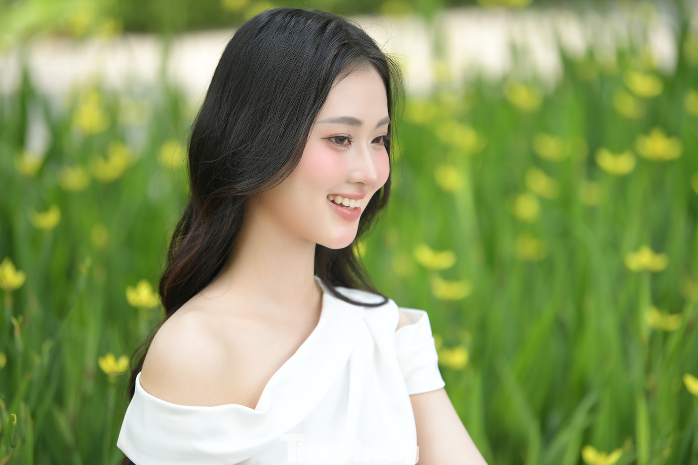 Tú Anh cho biết sau 2 lần được gọi tên tại chung khảo Hoa hậu Việt Nam 2024, cô thấy tự hào vì đã hoàn thành tốt các phần thi và tiếp tục đồng hành cùng Top 25 thí sinh ở chung kết. “Với sự nỗ lực của bản thân, tôi xứng đáng vào Top 25. Tôi nghĩ sự may mắn cũng phải đến từ nỗ lực, kiên trì. Đến với Hoa hậu Việt Nam 2024, tôi bắt đầu từ con số 0. Tuy không có kinh nghiệm, tôi cố gắng rất nhiều để bắt kịp các thí sinh khác”, Tú Anh nói.