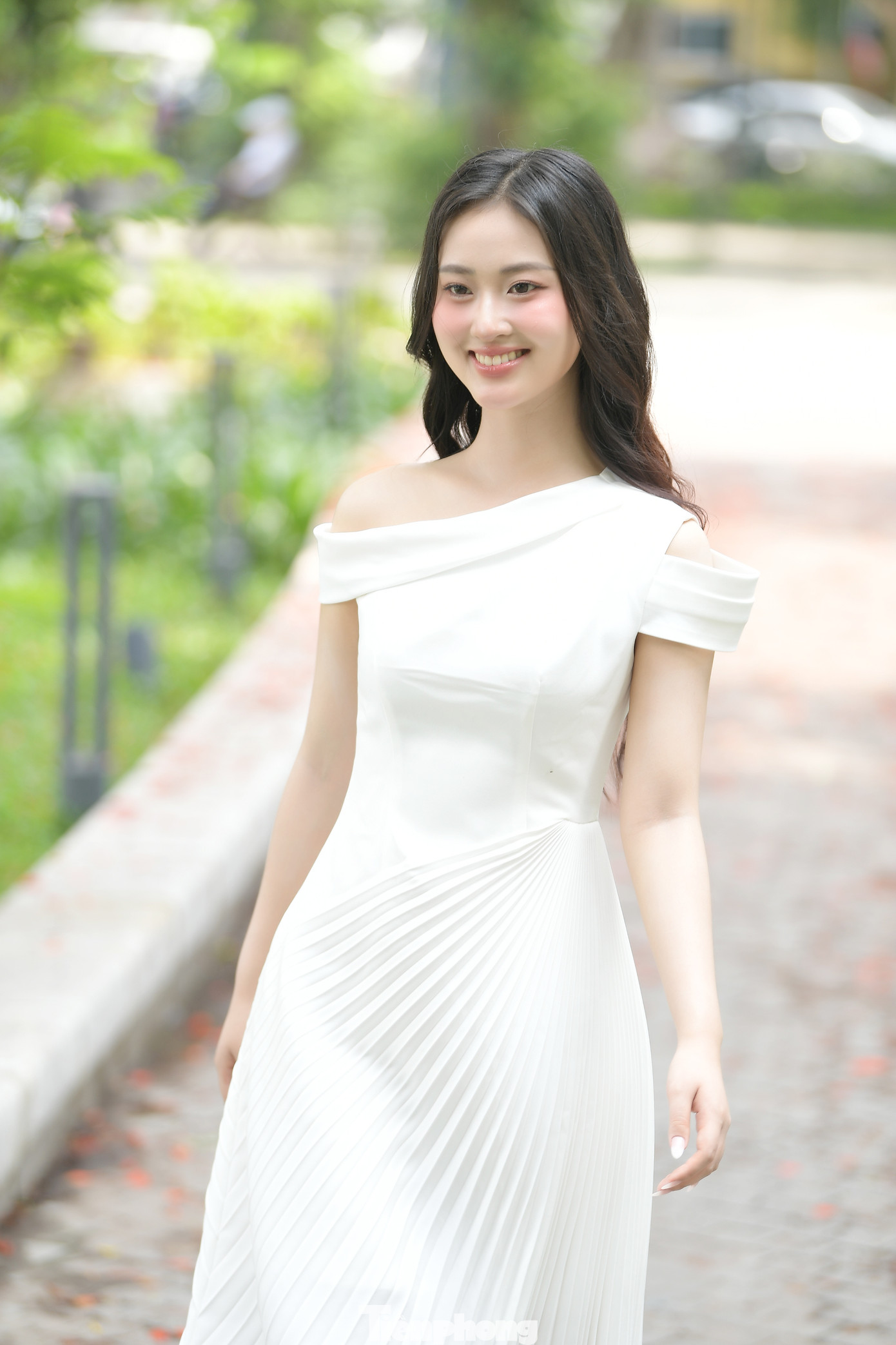 Theo Tú Anh, hành trình của cô được viết tiếp nhờ người thân luôn ủng hộ, đồng hành. Cô thú nhận từng gặp nhiều áp lực về tinh thần, thậm chí muốn bỏ cuộc. Tú Anh cho biết tham gia cuộc thi là lần đầu cô đi giày cao gót 20 cm hay lần đầu mặc bikini trình diễn trước công chúng.