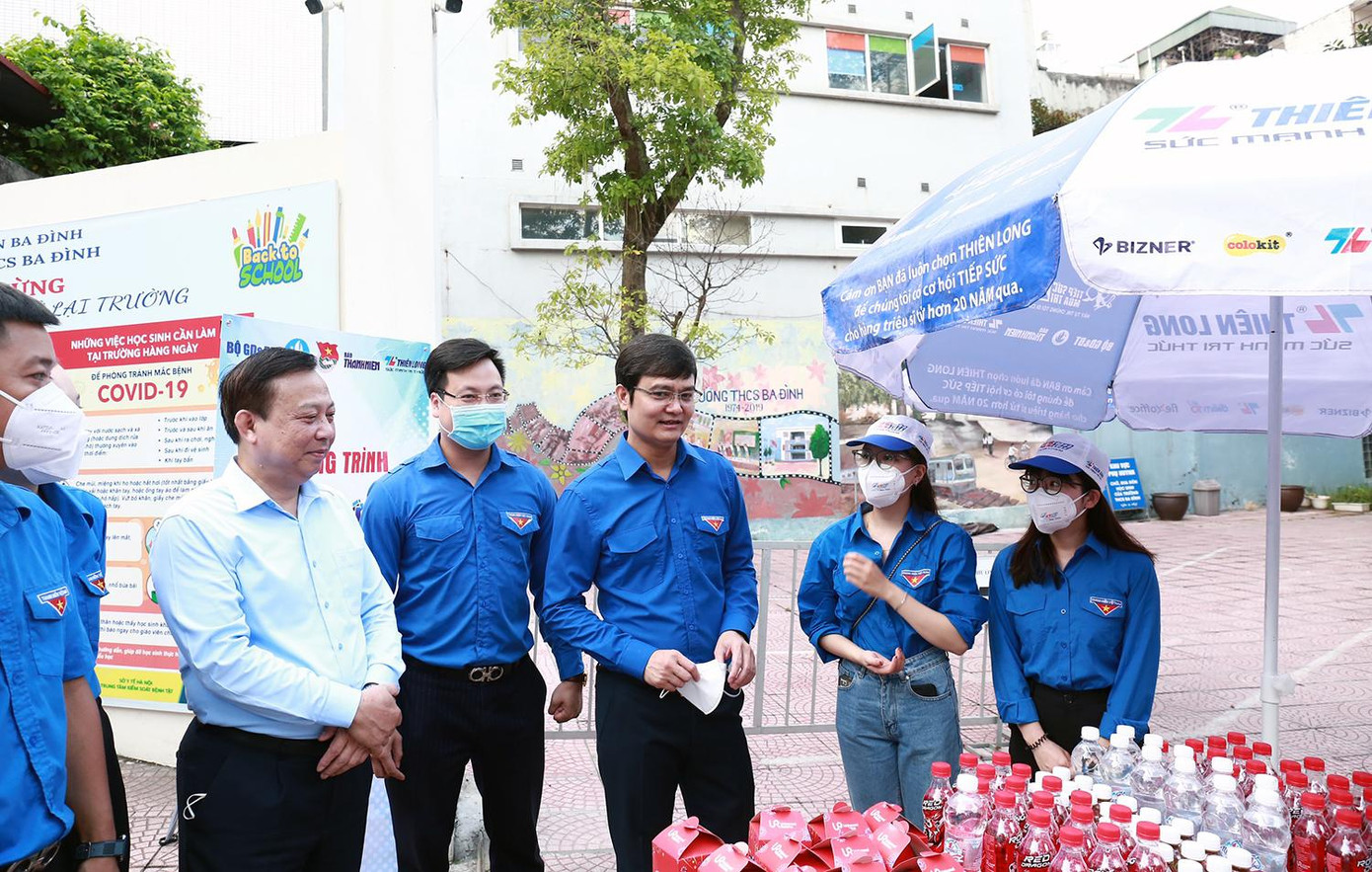 Anh Bùi Quang Huy, Ủy viên dự khuyết T.Ư Đảng, Bí thư thường trực T.Ư Đoàn trao đổi với đại diện đội hình "Tiếp sức mùa thi" trên địa bàn TP. Hà Nội. Anh Bùi Quang Huy, Ủy viên dự khuyết T.Ư Đảng, Bí thư thường trực T.Ư Đoàn trao đổi với đại diện đội hình "Tiếp sức mùa thi" trên địa bàn TP. Hà Nội.