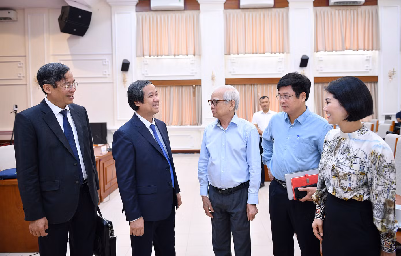 Bộ trưởng Nguyễn Kim Sơn lắng nghe, nắm bắt tâm tư, nguyện vọng của các nhà giáo.