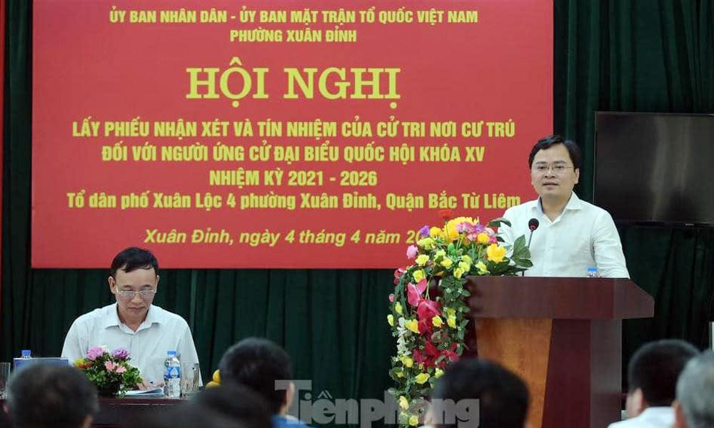 Anh Nguyễn Anh Tuấn - Ủy viên T.Ư Đảng, Bí thư thứ nhất T.Ư Đoàn, Chủ tịch T.Ư Hội LHTN Việt Nam, trình bày chương trình hành động nếu được bầu làm Đại biểu Quốc hội trước cử tri.