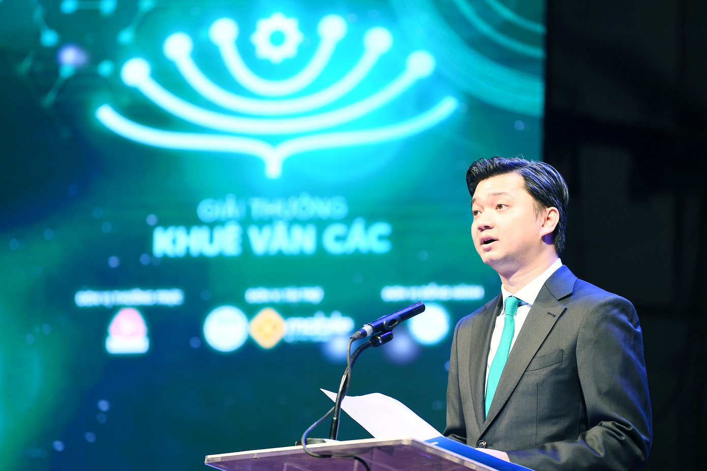 Anh Nguyễn Minh Triết - Bí thư T.Ư Đoàn, Chủ tịch T.Ư Hội Sinh viên Việt Nam phát biểu tại Lễ trao giải thưởng. Anh Nguyễn Minh Triết - Bí thư T.Ư Đoàn, Chủ tịch T.Ư Hội Sinh viên Việt Nam phát biểu tại Lễ trao giải thưởng.