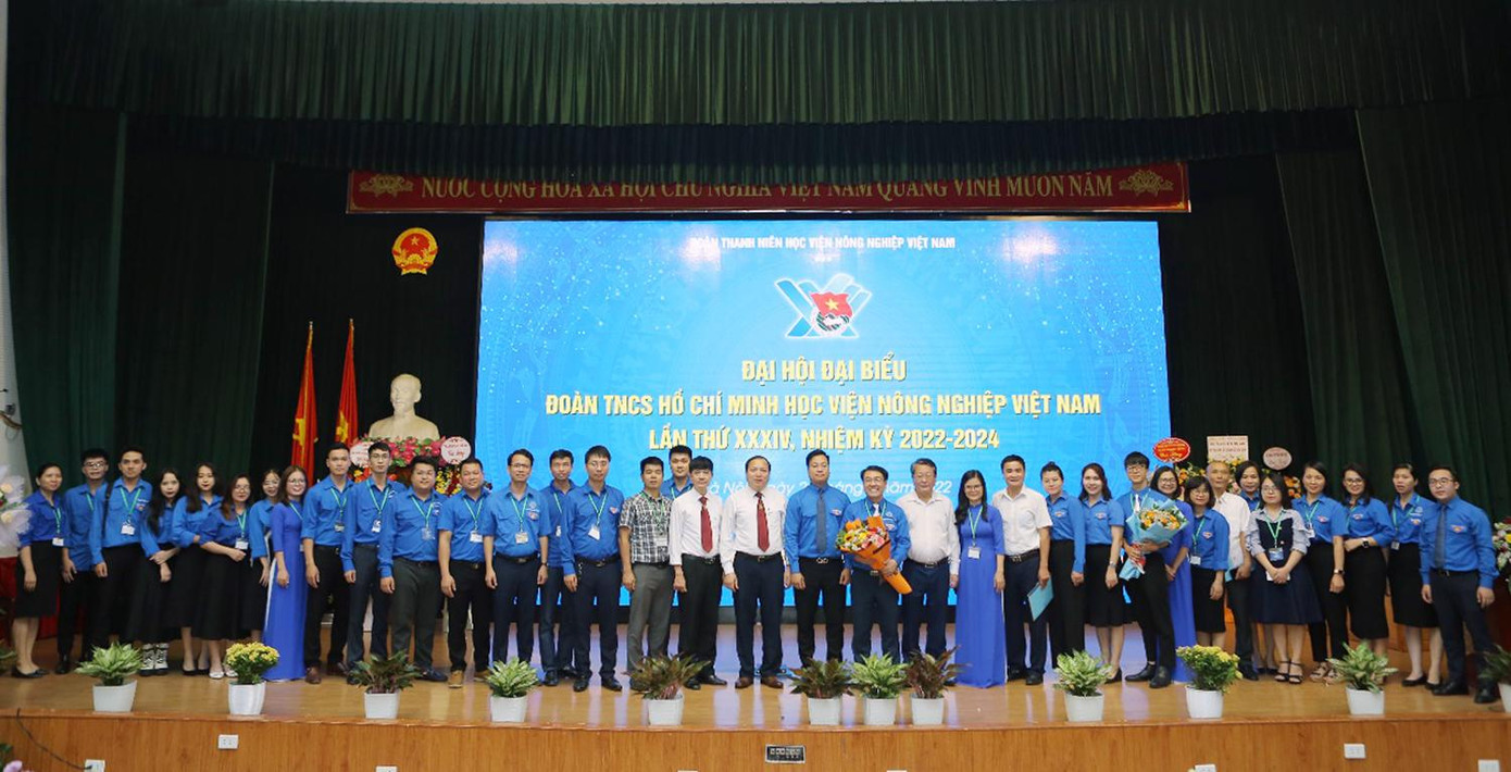 29 anh, chị là cán bộ giảng viên và sinh viên được bầu vào BCH Đoàn Thanh niên Học viện Nông nghiệp Việt Nam, nhiệm kỳ 2022 - 2024. 29 anh, chị là cán bộ giảng viên và sinh viên được bầu vào BCH Đoàn Thanh niên Học viện Nông nghiệp Việt Nam, nhiệm kỳ 2022 - 2024.