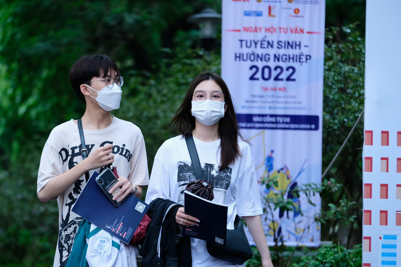 Học sinh đến tham dự Ngày hội tư vấn tuyển sinh - hướng nghiệp tại Hà Nội. Học sinh đến tham dự Ngày hội tư vấn tuyển sinh - hướng nghiệp tại Hà Nội.